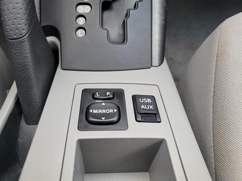 Toyota RAV4 Base I4 2WD 2012