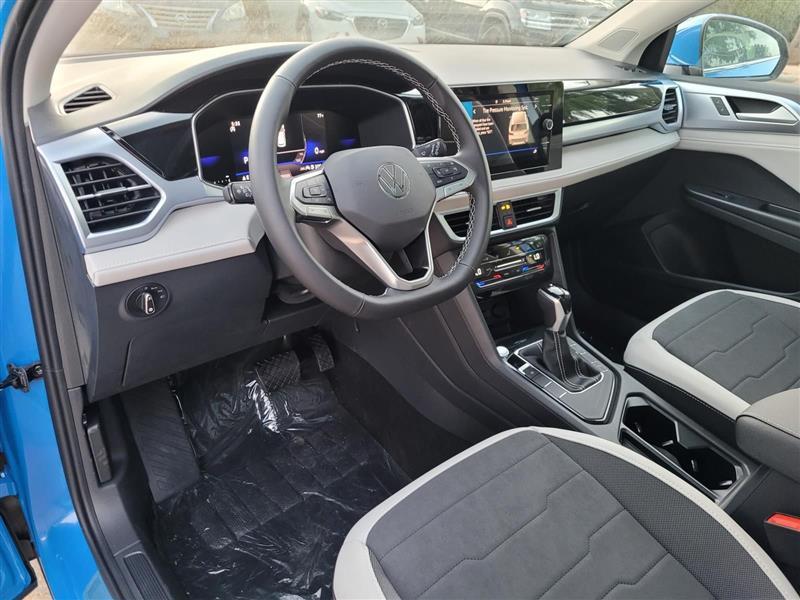 Volkswagen Taos SE 2025