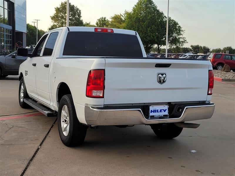RAM 1500 Classic Tradesman Crew Cab SWB 2WD 2022