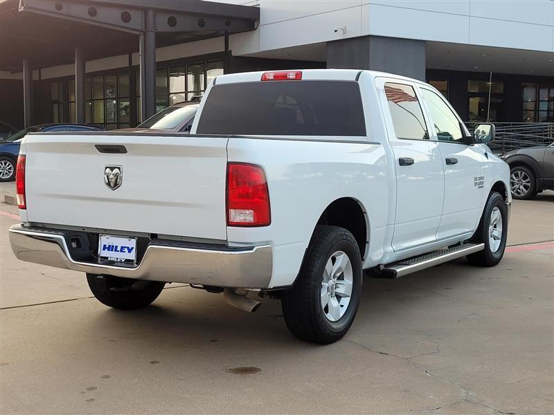 RAM 1500 Classic Tradesman Crew Cab SWB 2WD 2022
