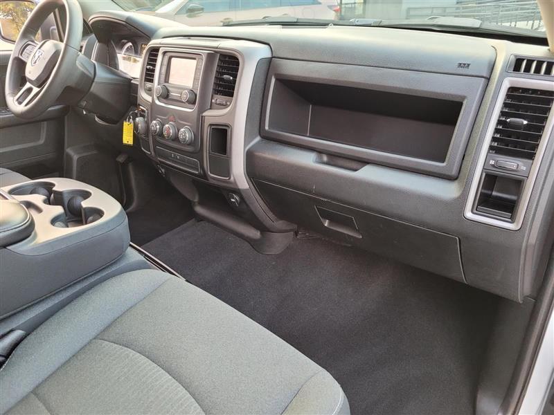 RAM 1500 Classic Tradesman Crew Cab SWB 2WD 2022