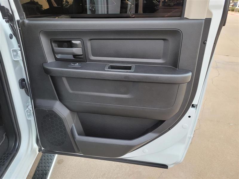 RAM 1500 Classic Tradesman Crew Cab SWB 2WD 2022
