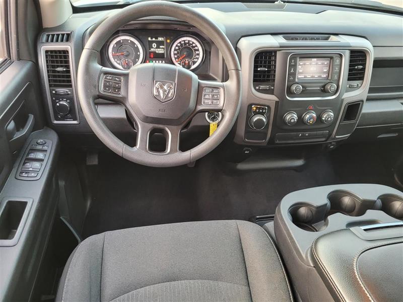 RAM 1500 Classic Tradesman Crew Cab SWB 2WD 2022