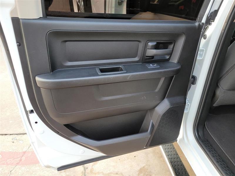 RAM 1500 Classic Tradesman Crew Cab SWB 2WD 2022