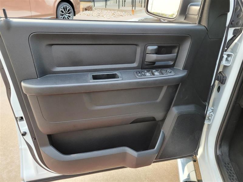 RAM 1500 Classic Tradesman Crew Cab SWB 2WD 2022