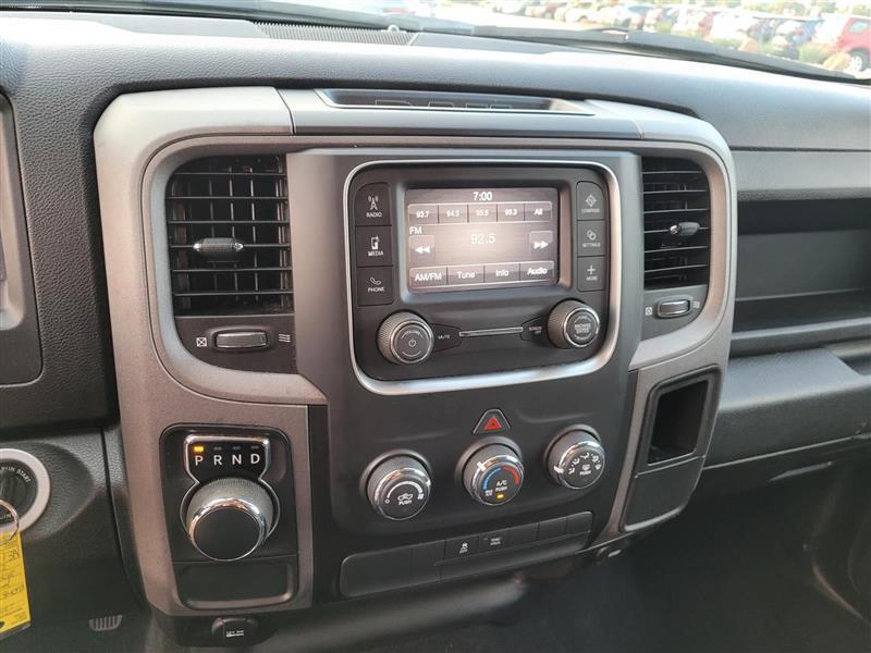 RAM 1500 Classic Tradesman Crew Cab SWB 2WD 2022