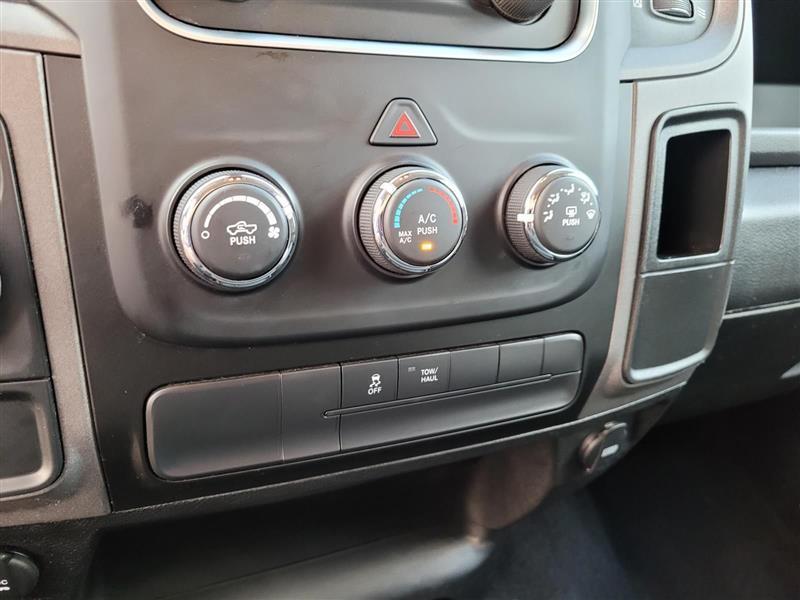 RAM 1500 Classic Tradesman Crew Cab SWB 2WD 2022
