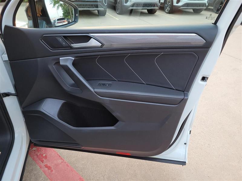 Volkswagen Tiguan SE R-Line Black 2024