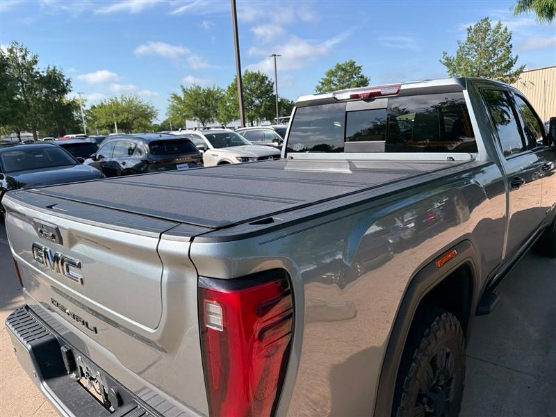 GMC Sierra 2500HD Denali Ultimate Crew Cab 4WD 2024