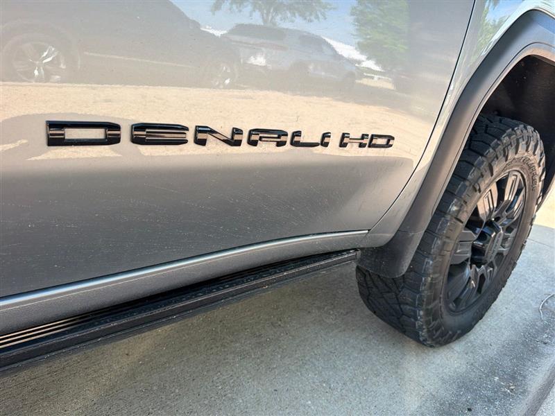 GMC Sierra 2500HD Denali Ultimate Crew Cab 4WD 2024