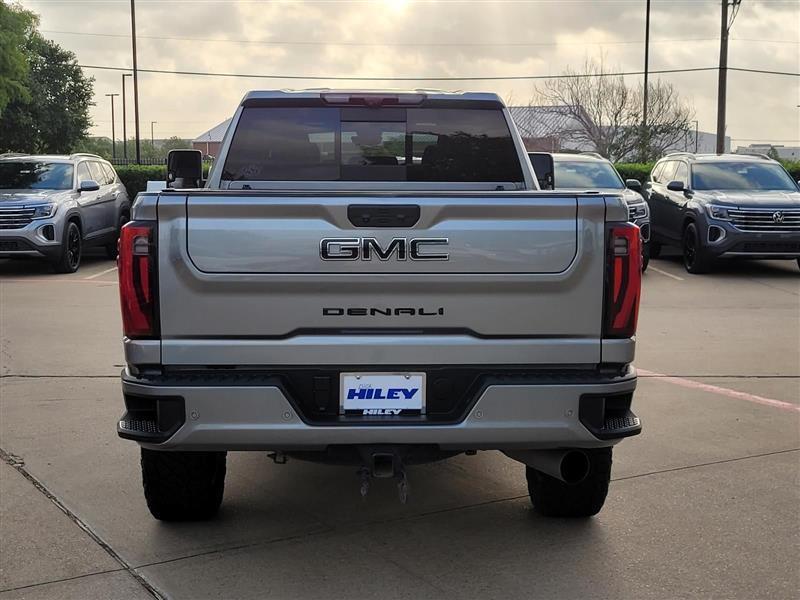 GMC Sierra 2500HD Denali Ultimate Crew Cab 4WD 2024
