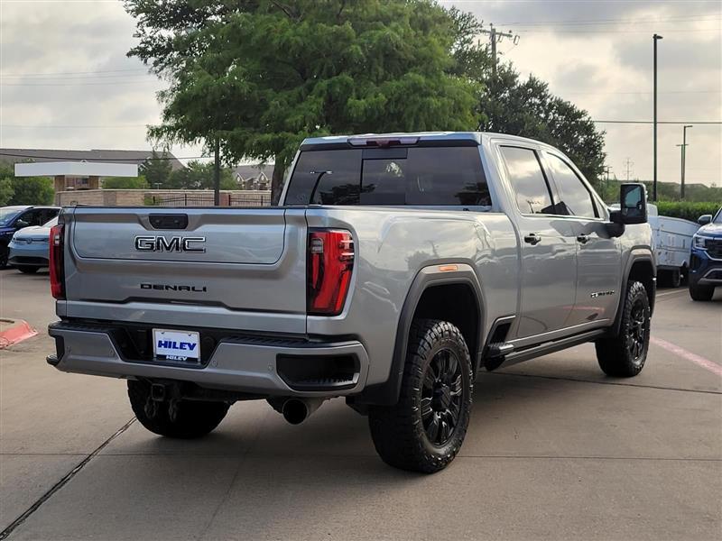 GMC Sierra 2500HD Denali Ultimate Crew Cab 4WD 2024