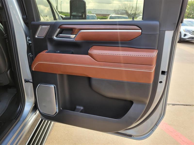 GMC Sierra 2500HD Denali Ultimate Crew Cab 4WD 2024