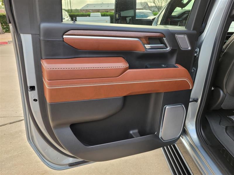 GMC Sierra 2500HD Denali Ultimate Crew Cab 4WD 2024