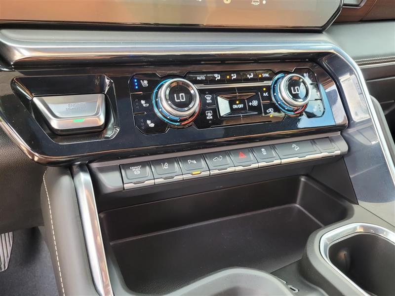 GMC Sierra 2500HD Denali Ultimate Crew Cab 4WD 2024