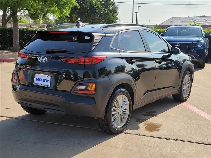 Hyundai Kona SEL w/Contrast Roof 2021
