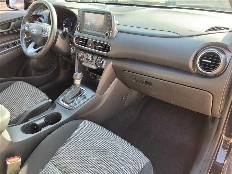Hyundai Kona SEL w/Contrast Roof 2021