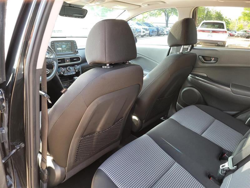 Hyundai Kona SEL w/Contrast Roof 2021