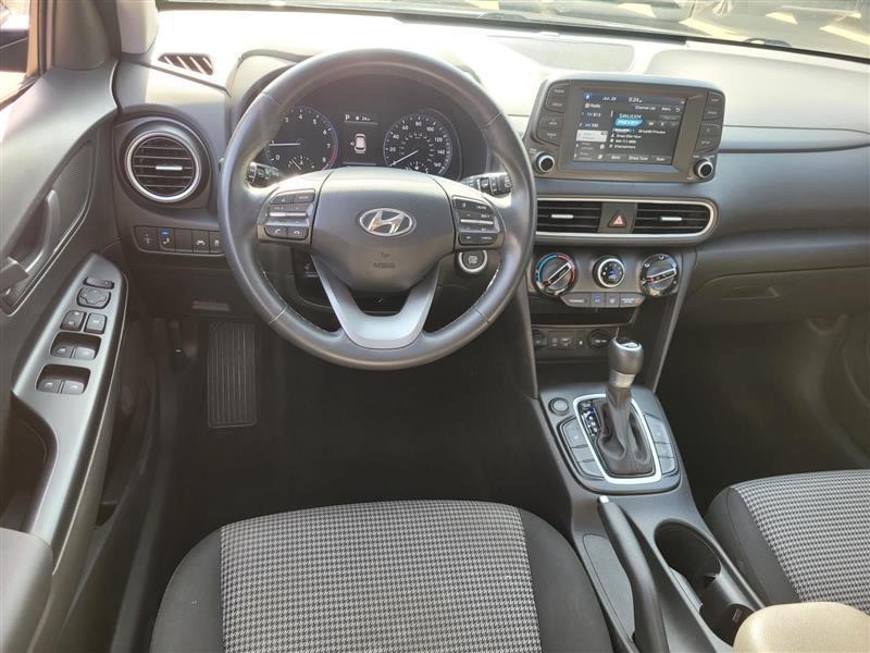Hyundai Kona SEL w/Contrast Roof 2021