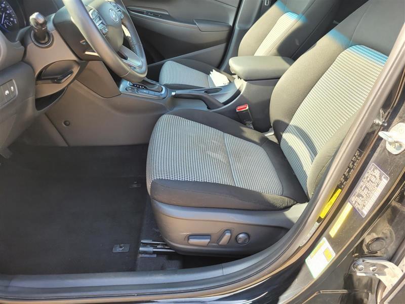 Hyundai Kona SEL w/Contrast Roof 2021