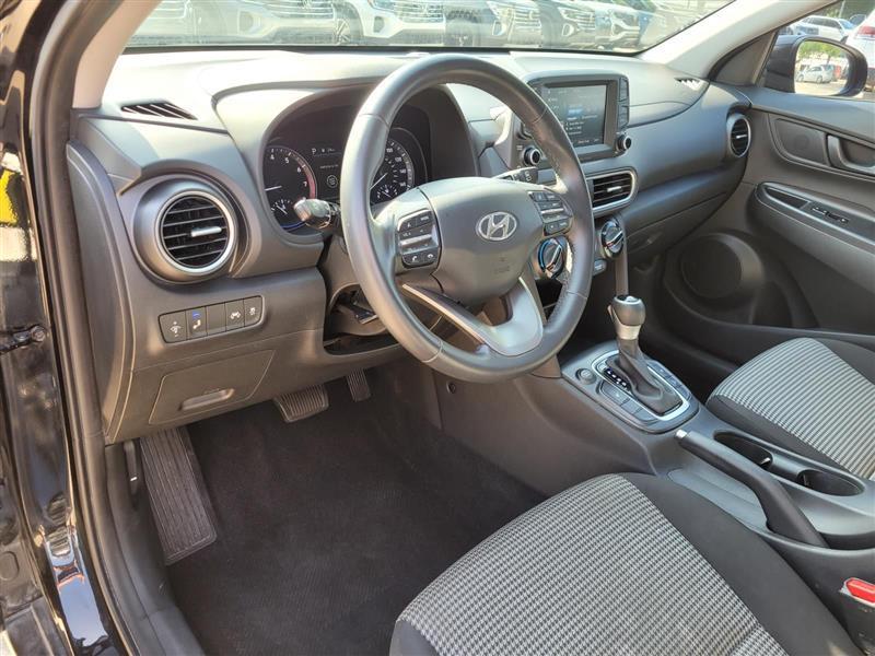 Hyundai Kona SEL w/Contrast Roof 2021