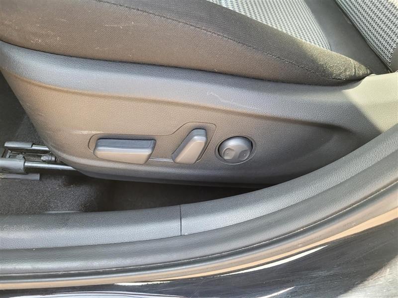 Hyundai Kona SEL w/Contrast Roof 2021