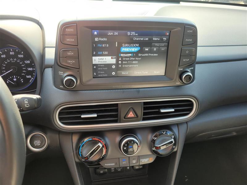 Hyundai Kona SEL w/Contrast Roof 2021