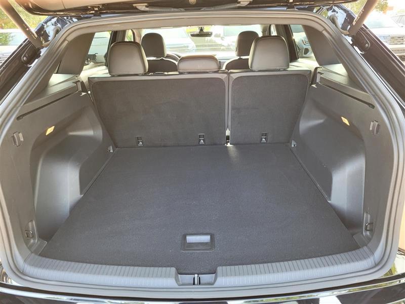 Volkswagen Atlas Cross Sport V6 SE w/Technology 2023