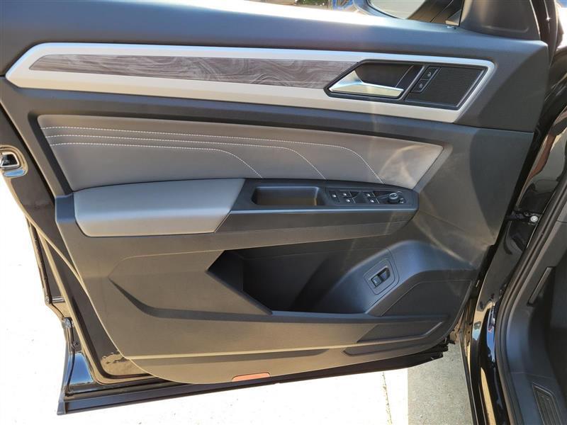 Volkswagen Atlas Cross Sport V6 SE w/Technology 2023