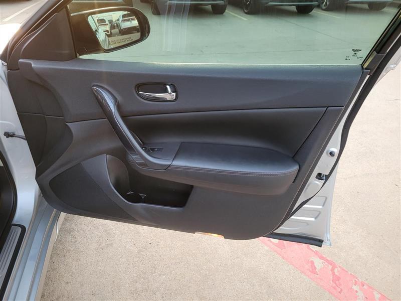 Nissan Maxima SV 2014