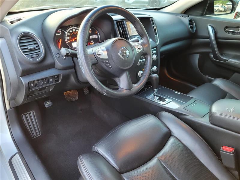 Nissan Maxima SV 2014