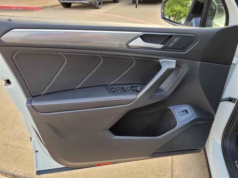 Volkswagen Tiguan SE R-Line Black 2024