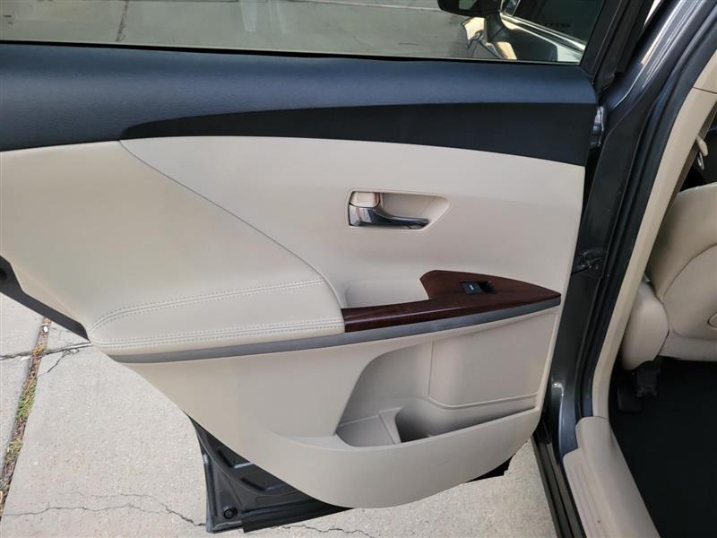 Toyota Venza FWD I4 2011