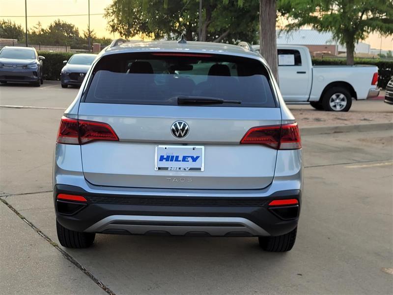 Volkswagen Taos S 2023