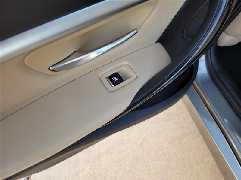 BMW 3-Series 330i SULEV Sedan 2018