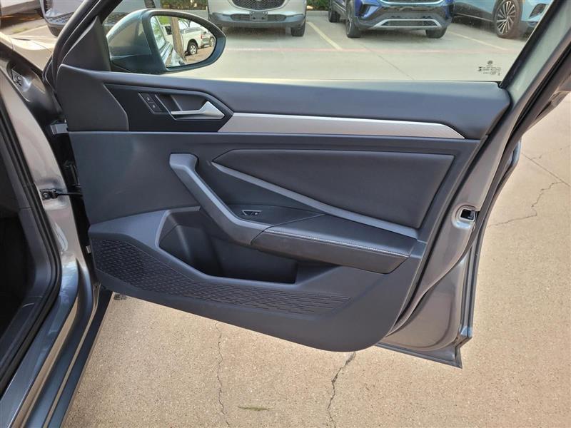 Volkswagen Jetta S 6M 2023