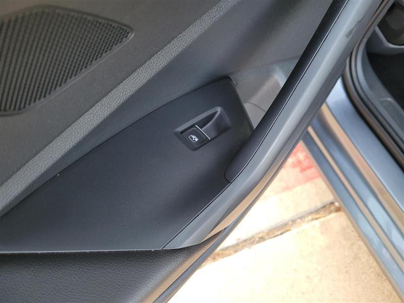 Volkswagen Jetta S 6M 2023