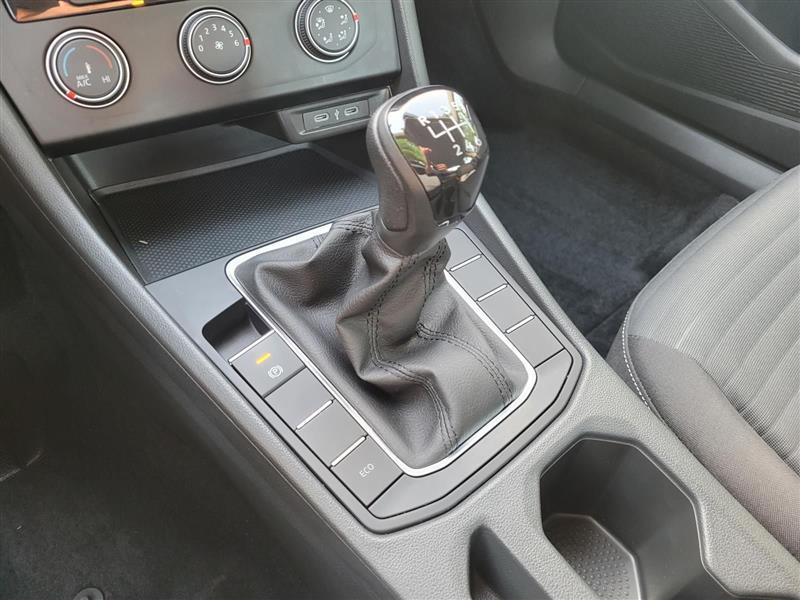 Volkswagen Jetta S 6M 2023