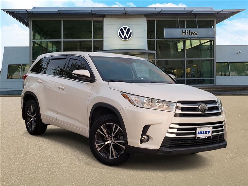 2017 Toyota Highlander LE FWD I4