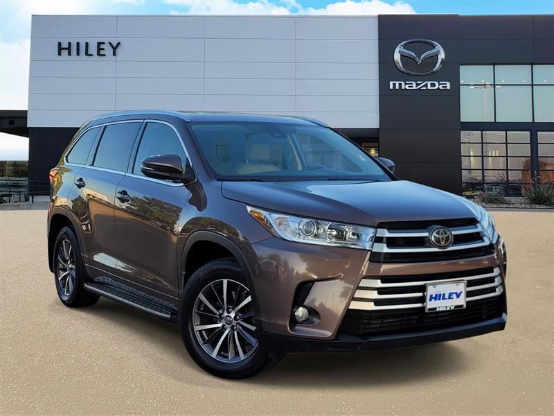 Toyota Highlander XLE FWD V6 2017