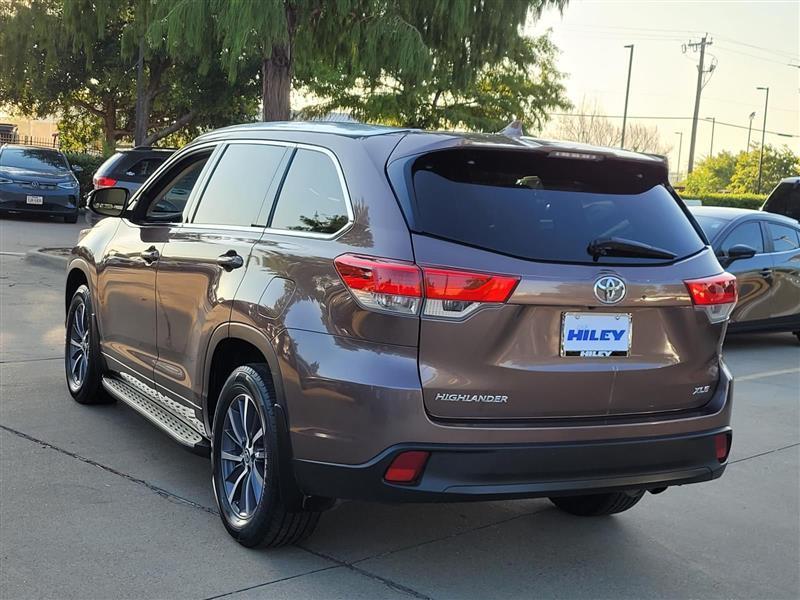 Toyota Highlander XLE FWD V6 2017