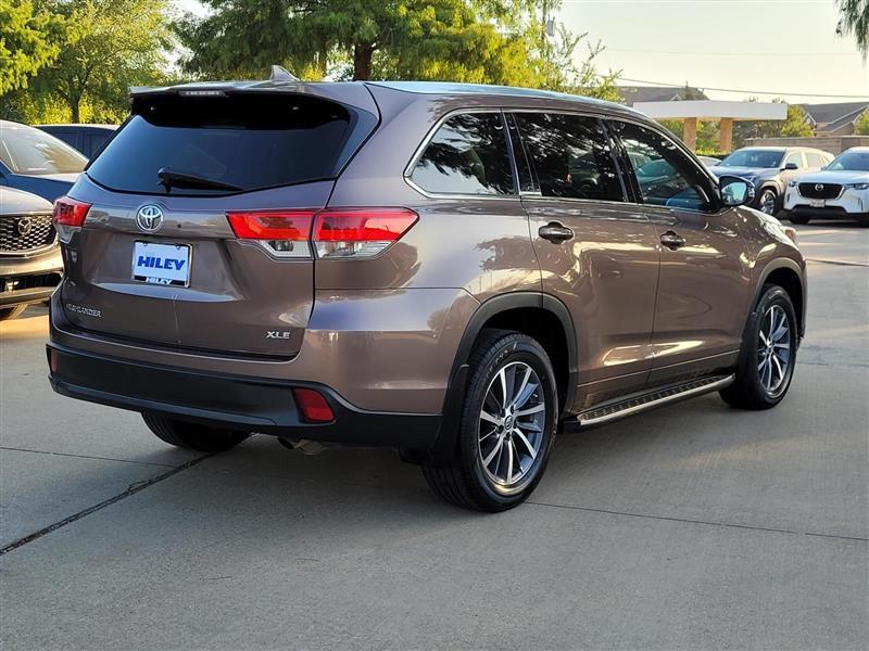 Toyota Highlander XLE FWD V6 2017