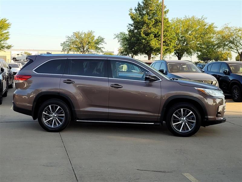 Toyota Highlander XLE FWD V6 2017