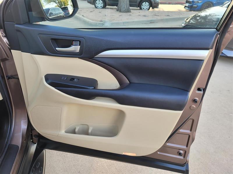 Toyota Highlander XLE FWD V6 2017