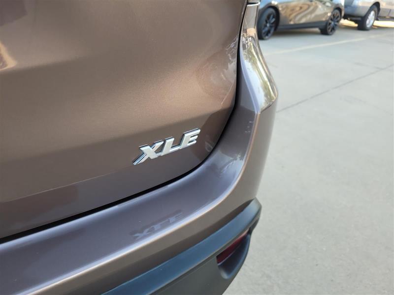 Toyota Highlander XLE FWD V6 2017