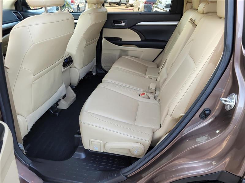 Toyota Highlander XLE FWD V6 2017