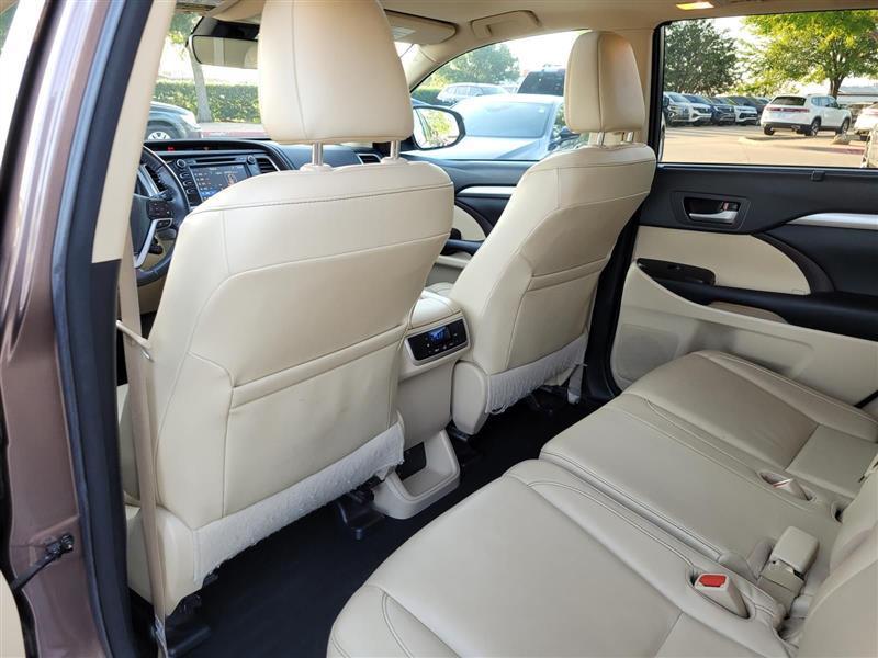 Toyota Highlander XLE FWD V6 2017