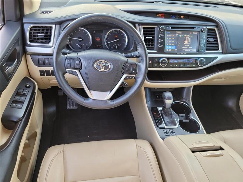 Toyota Highlander XLE FWD V6 2017