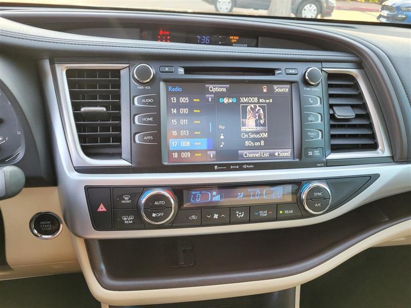 Toyota Highlander XLE FWD V6 2017