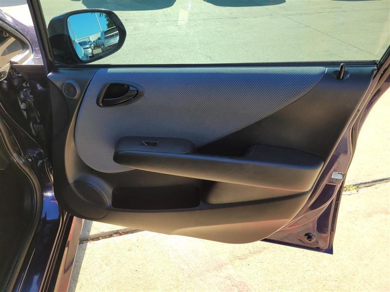 Honda Fit Sport 5-Speed MT 2008